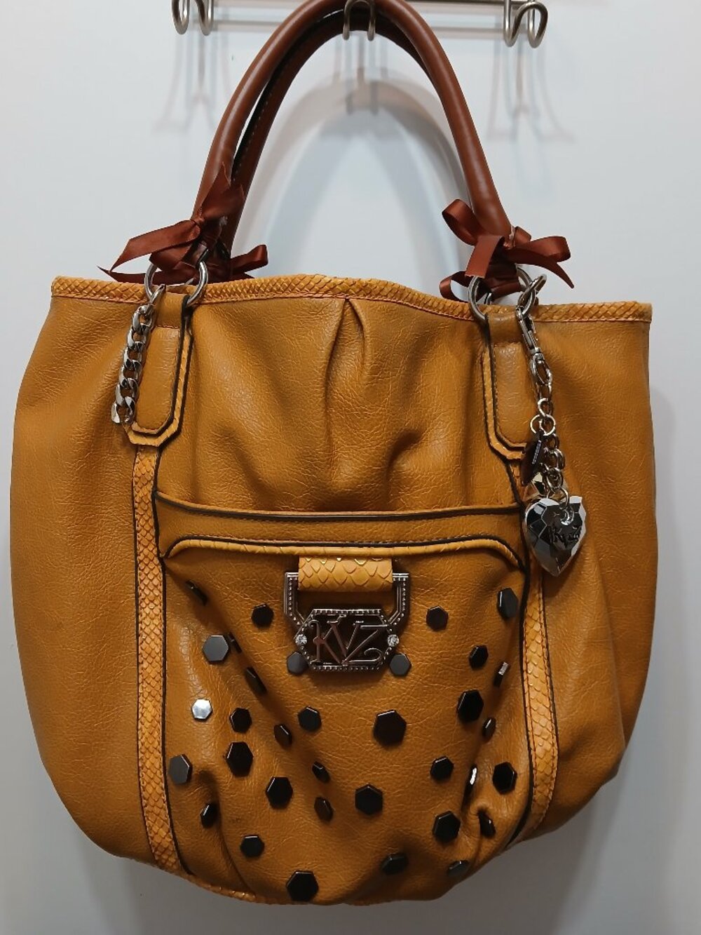 Kathy VanZeeland Biker Chick Hobo💛